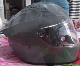 Helm full face KYT Striker
