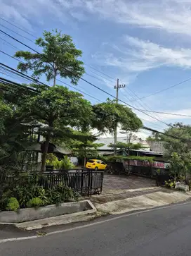 Rumah, Cafe dan Showroom Mobil Lowokwaru Malang