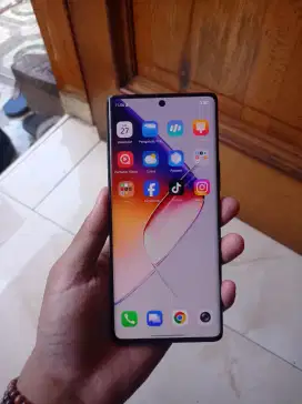 Infinix note 40 pro 8/256 bekas rasa baru bu