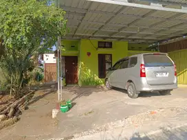 Dijual Cepat Rumah dengan Tanah Luas di Junrejo dekat Jatim Park Batu