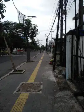 Sewa 4 lantai nol jln raya pucang anom timur