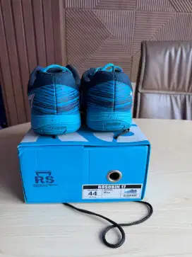 Dijual Sepatu Badminton RS