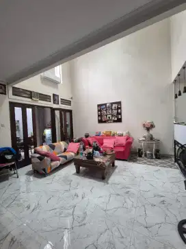 Rumah luas di Bintaro Sektor 2, Hotsale!