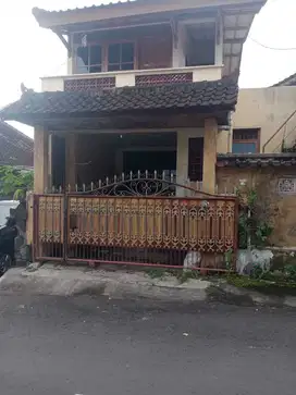 DIJUAL RUMAH LANTAI 2 + TOKO LOKASI JALAN TANGKUBAN PERAHU