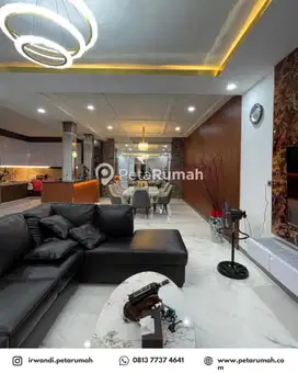 Villa mewah daerah polonia taman malibu indah kota medan