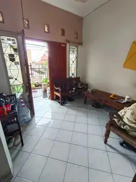 Dijual rumah kokoh super strategis di Komplek UJungberung Kota Bandung