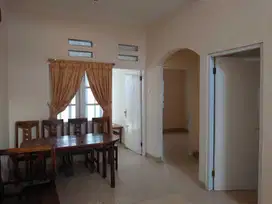Disewakan Rumah 1 Lantai Semi Furnished Taman Royal Cipondoh Tangerang