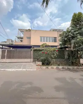 Disewa Rumah Jl. Karmel III Cocok untuk Kantor Konsultan
