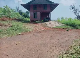 Tanah kebun datar+villa harga murah meriah nempel jalan mobil
