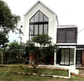 Dijual Rumah/Villa Di Royal Garden Regency, Batu - Malang