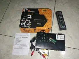 Set Top Box (STB) Maxtron untuk TV Digital