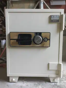Brankas Kumahira Rekondisi Brangkas Tahan Api Safety Box