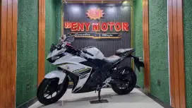 Yamaha R25 White super