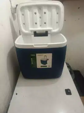 Cooler Box 38 kg kondisi 90%
