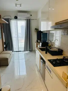 Apartment Studio L3-18D full furnished dan lengkap peralatan.