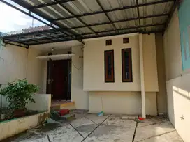 DIJUAL CEPAT RUMAH SIAP HUNI baru renov bisa KPR di Taman Sentosa