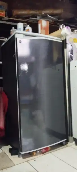 Kulkas 1 pintu merk LG