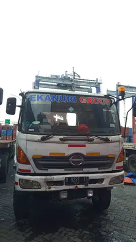 HINO Tahun 2006