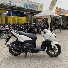 HONDA VARIO 160 CBS 2023 DP 800K DAPATKAN PROMO BENSIN 200K
