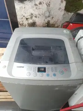 Mesin cuci Top loading satu tabung otomatis.merk.LG