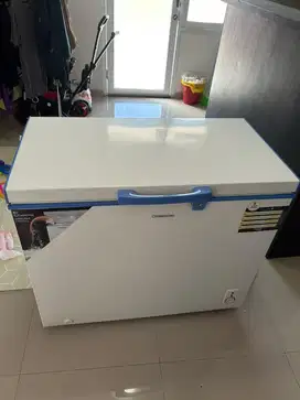 Freezer Chest Changhong 200L Mulus Dingin Ciamik