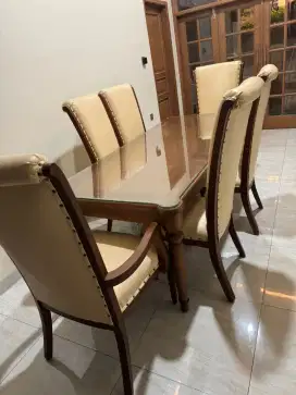 Dijual Set Meja Makan + Buffet Kayu Klasik Elegan