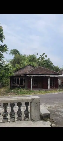 Dijual tanah + Bangunan Rumah BU