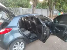 Mazda 2 2013 abu abu rendah km 51.000