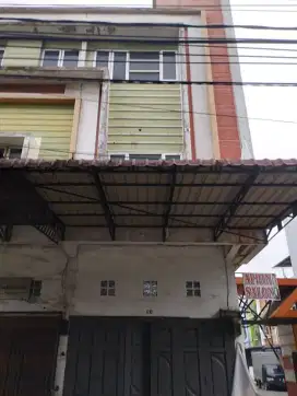 DIJUAL RUKO 3 LANTAI