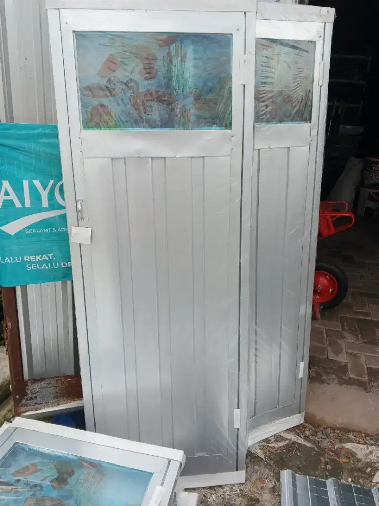 Pintu kamar mandi gavalum