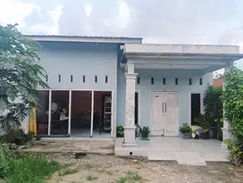Rumah Strategis Binjai Barat - Pinggir Jalan, SHM, Halaman Luas