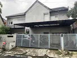 Dijual cepat bangunan bekas kantor dan toko, bisa untuk rumah tinggal