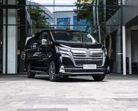 TOYOTA GRANACE G (8 SEATER) - BLACK ON BEIGE