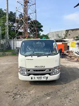 Isuzu Elf 2023 Bensin