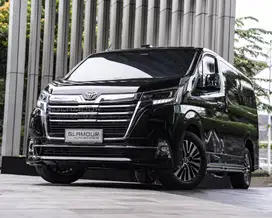 TOYOTA GRANACE G (8 SEATER) - BLACK ON BLACK