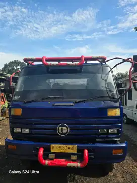 Truk Nissan CK12 Tronton Turbo Th'2002 Long Chasis Ex Bak Murmer