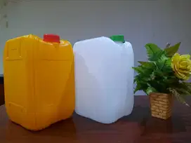 Jerigen Ukuran 18 Lt. Natural atau Warna