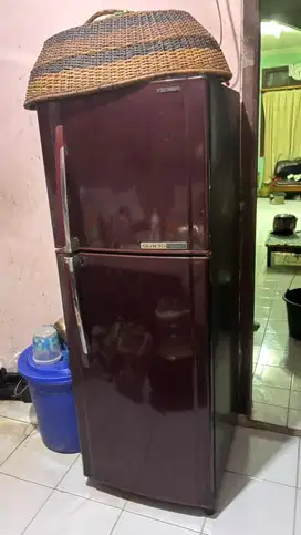 Kulkas Toshiba Bekas (pendingin rusak, fr