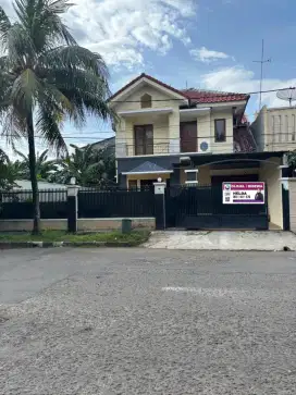 Rumah besar tanah luas,baru renovasi di Taman Permata Cikunir, Bekasi