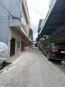 Rumah Katamso Dalam Komplek Dekat dengan Pasar Tikun dan Pinggir jalan