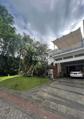 Rumah Mewah Furnished 6 Kamar di Villa Puncak Tidar Malang