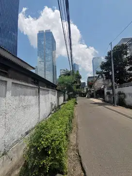 DIJUAL TANAH ZONA KOMERSIL STRATEGIS ADA BANGUNAN DI JAKARTA PUSAT