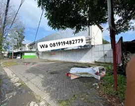 Disewakan bangunan strategis dan luasss