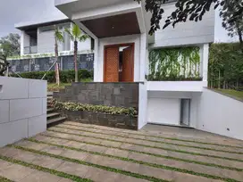 Rumah Baru posisi hook di Pondok indah desain modern tropical