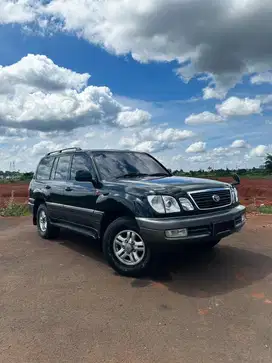 Toyota land cruiser cygnus 2001