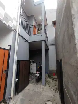 Jual rumah 2 lantai di Kalisari Jakarta timur