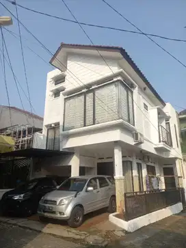 Rumah di Komplek FLO Residence Pisangan Ciputat Timur. Kota Tangerang