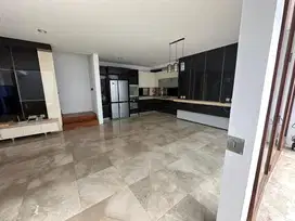 Rumah di Benda Residence, Cilandak, Ada Swimming Pool