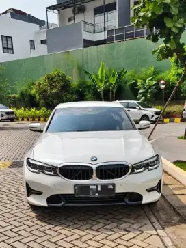 BMW 320i (2022)