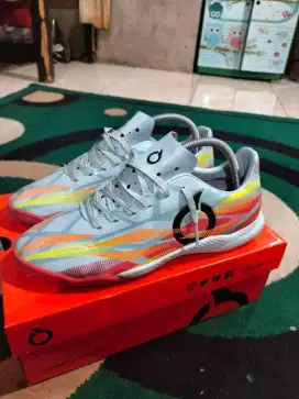 Sepatu putsal urtus sz 41 42